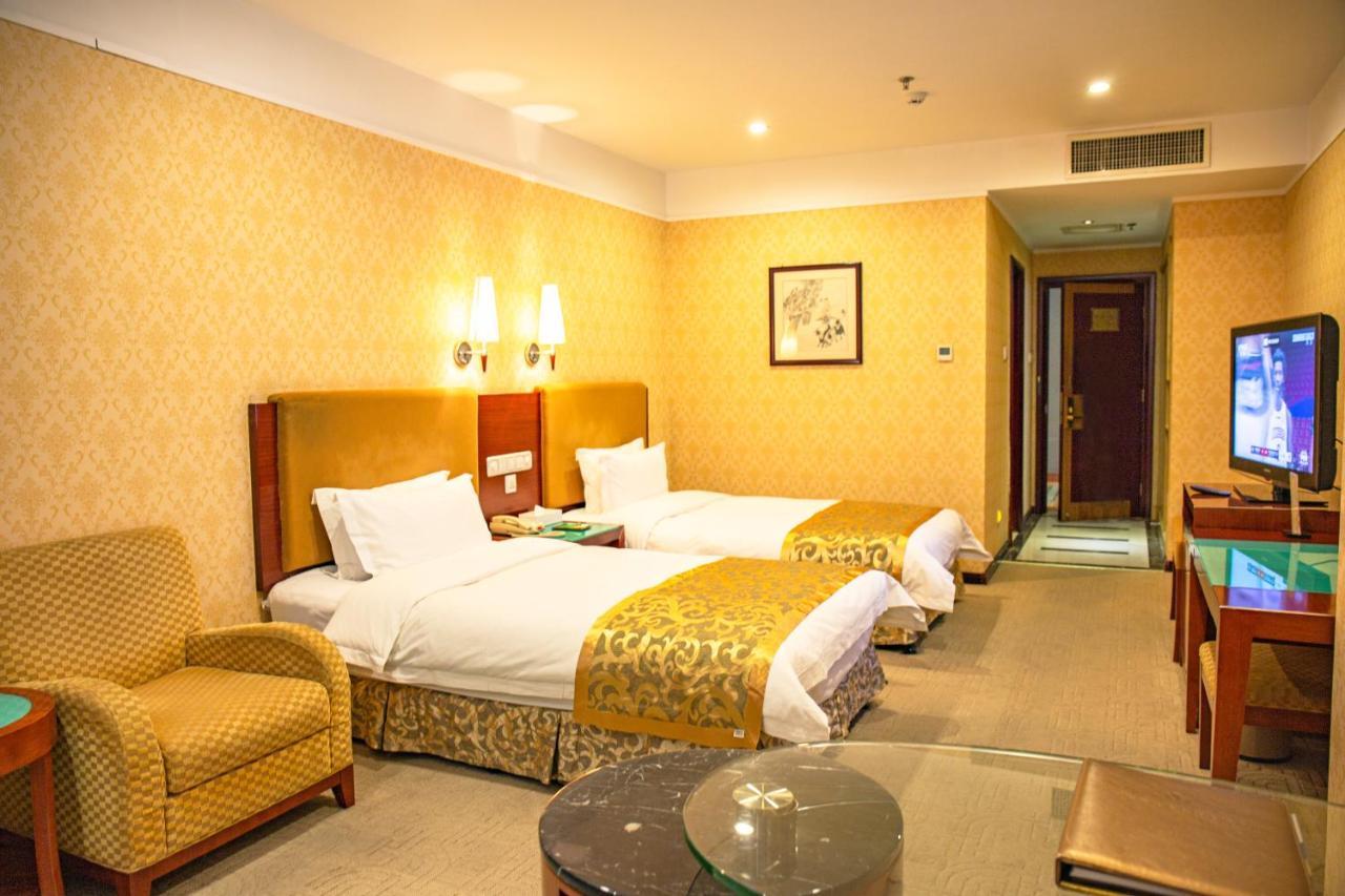 Uiles Hotel Hohhot Bagian luar foto