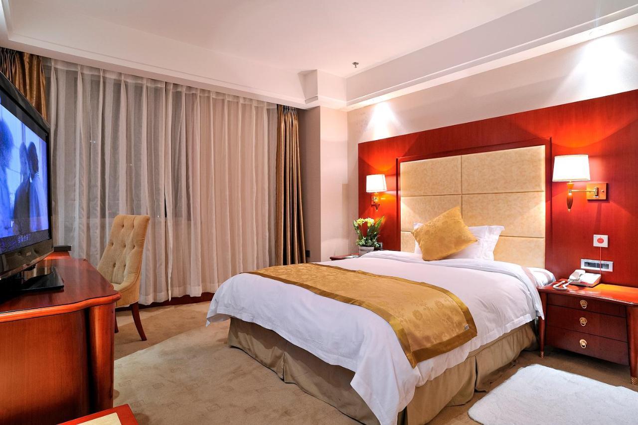 Uiles Hotel Hohhot Bagian luar foto