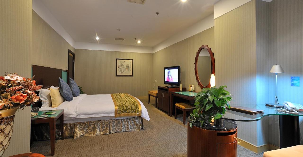 Uiles Hotel Hohhot Bagian luar foto