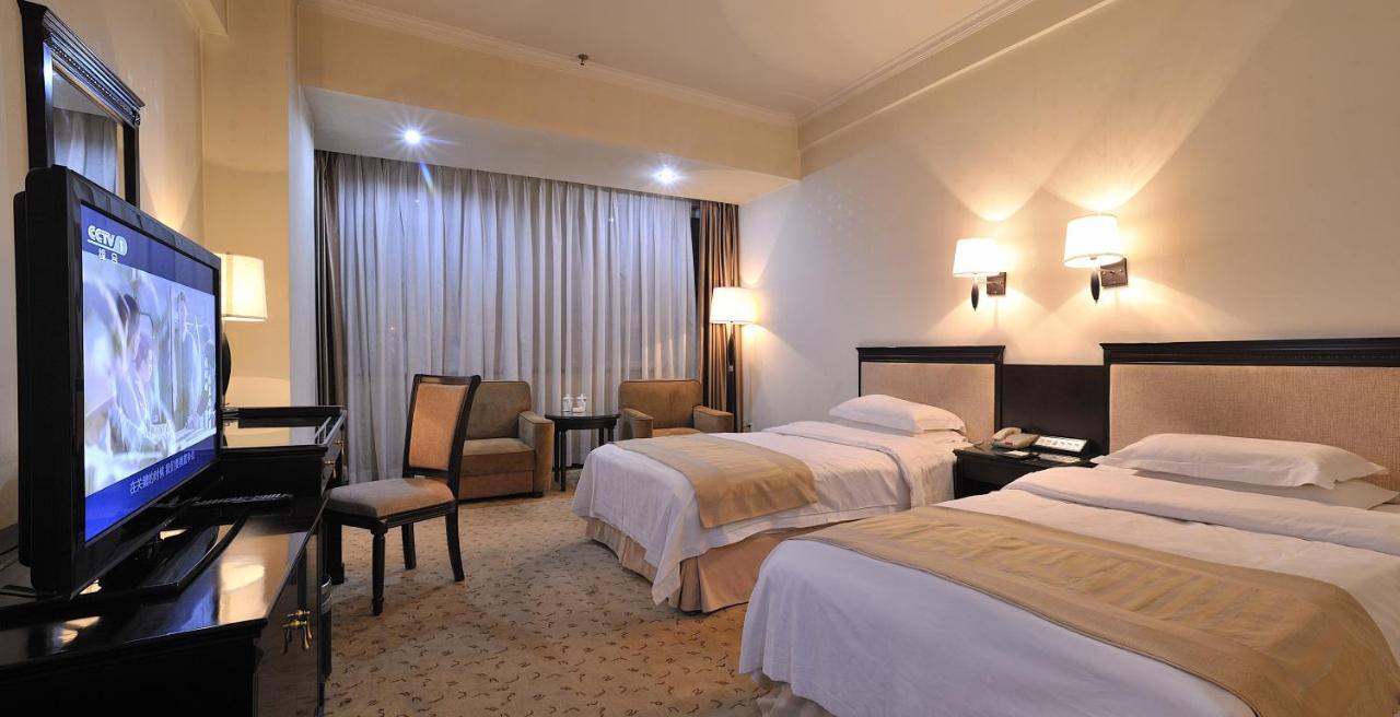 Uiles Hotel Hohhot Bagian luar foto